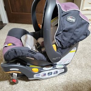 Chicco key fit 30 with base